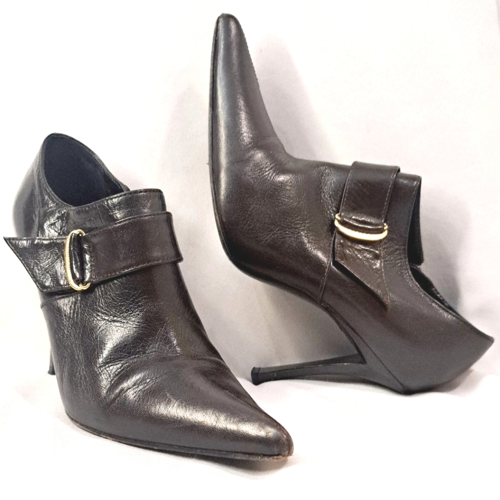 Casadei Womens Brown Leather Booties Heeled Gold Buckle Zipper  Pointed Toe 7
